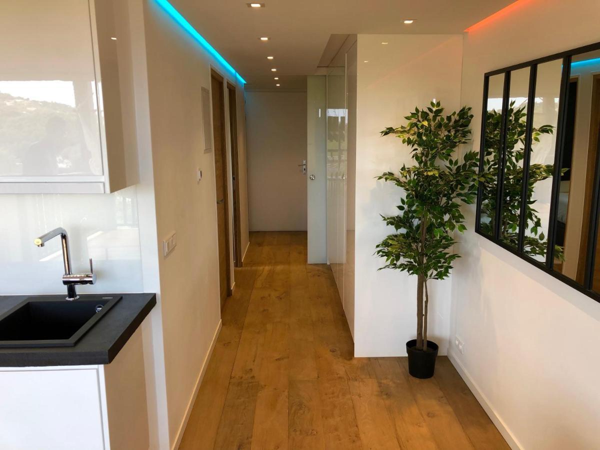Appartement Climatise Refait A Neuf - Vue Mer Saint-Tropez - Piscine- 50M Plage Gassin Exteriör bild
